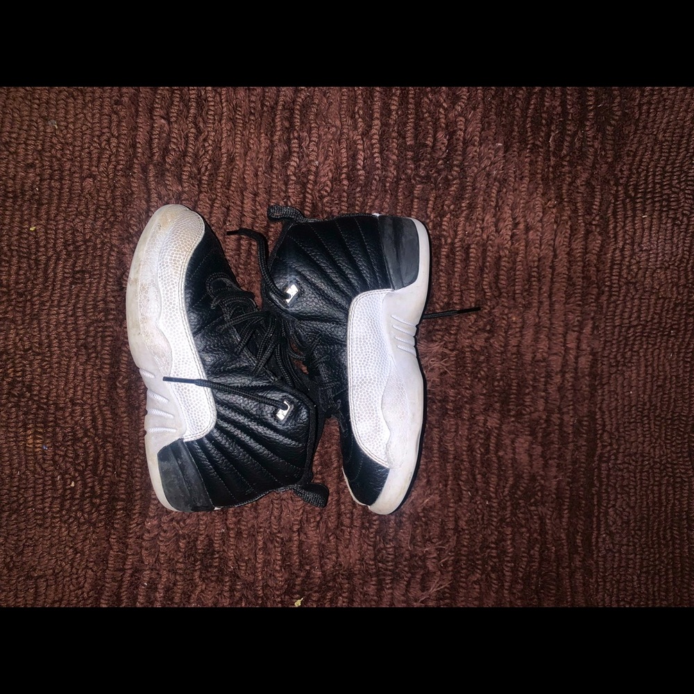 Jordan 12 Kids shoe